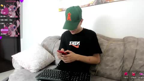 Snapshot of dei_v_48 chatting on March 2025 06:24:01 AM DEIVY online show from March 2025 06:24:01 AM