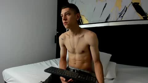 Snapshot of dei_v_48 chatting on March 2025 08:44:02 PM DEIVY online show from March 2025 08:44:02 PM