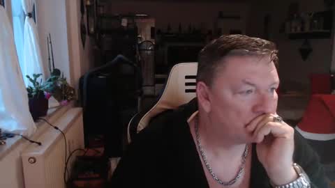 Snapshot of deinprinz2312 chatting on December 2024 07:17:01 AM deinprinz2312 online show from December 2024 07:17:01 AM