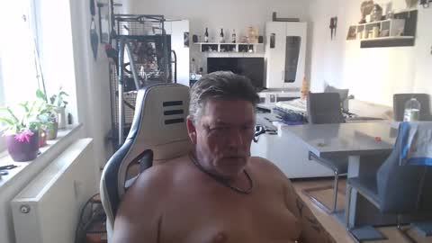 Snapshot of deinprinz2312 chatting on March 2025 01:10:02 PM deinprinz2312 online show from March 2025 01:10:02 PM