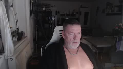 Snapshot of deinprinz2312 chatting on September 2025 04:06:01 AM deinprinz2312 online show from September 2025 04:06:01 AM