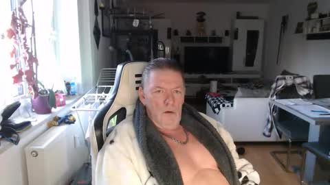 deinprinz2312 online show from March 2026 05:44:01 AM