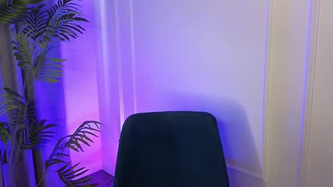 Snapshot of deiri_destiny chatting on December 2024 06:21:01 AM sexy bimbo little kitty asian misstress quen princes sexy girl you can just call me pleasure online show from December 2024 06:21:01 AM