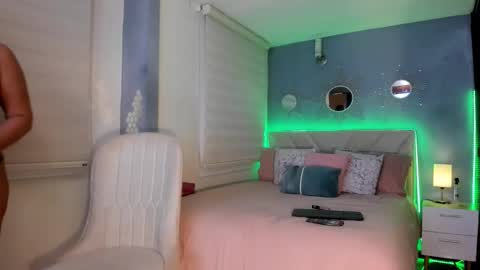 deisy1927 online show from February 2026 03:27:01 AM