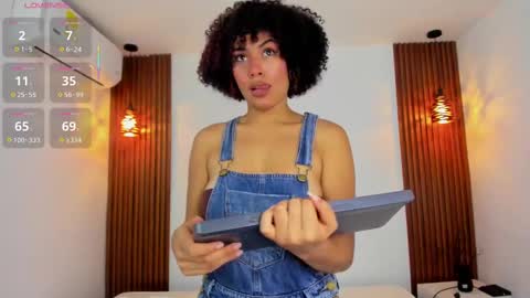 D E L A Y L  A online show from October 2025 12:36:01 PM