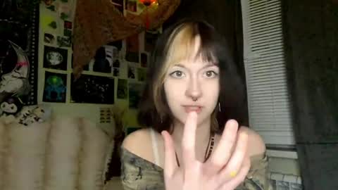 Alisa online show from April 2026 09:15:01 PM