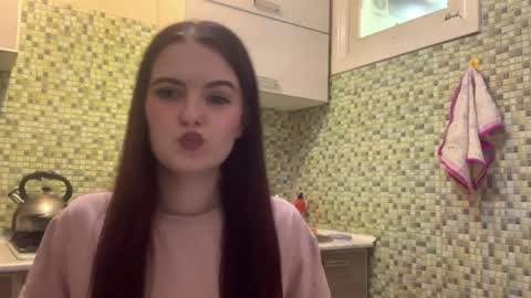 Kiki online show from April 2026 05:18:01 PM