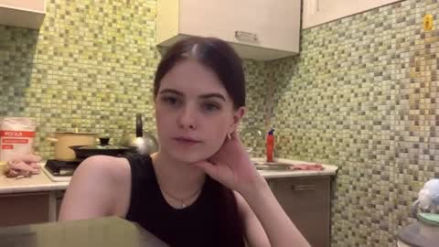 Kiki online show from April 2026 07:58:02 PM