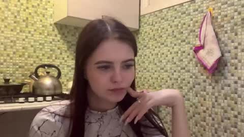 Kiki online show from April 2026 07:58:01 PM
