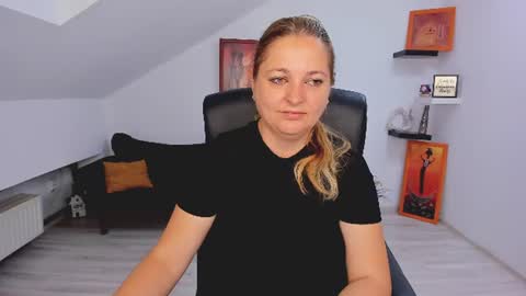 Snapshot of deliciouslolly chatting on June 2026 03:27:02 AM DeliciousLolly online show from June 2026 03:27:02 AM