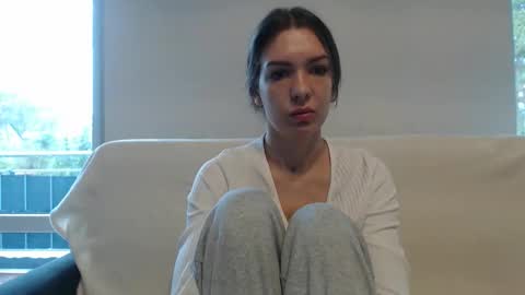 Aurora online show from October 2025 06:11:02 AM