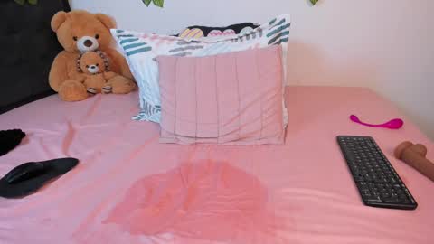 Delilah  online show from September 2025 11:37:01 PM