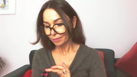 delilah_sweet online show from September 2025 03:17:01 PM