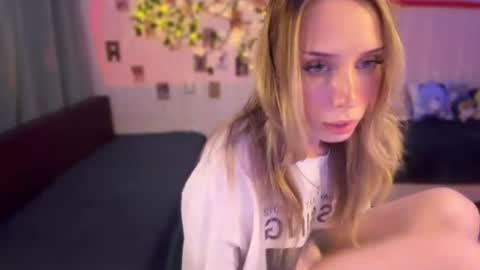Snapshot of dellacampbell chatting on July 2026 03:50:01 PM Della online show from July 2026 03:50:01 PM