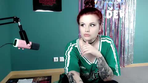 dellacrush_ online show from October 2025 09:50:02 AM