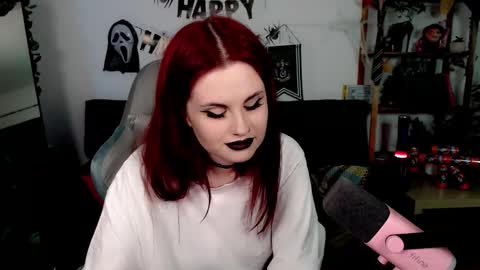 dellacrush_ online show from November 2025 03:03:02 PM