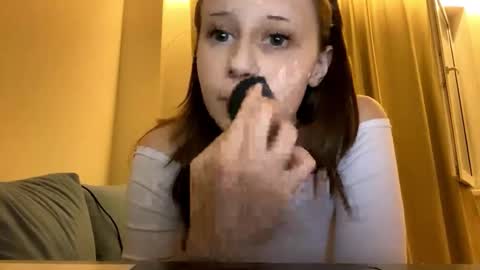 Nika online show from September 2025 06:52:02 PM