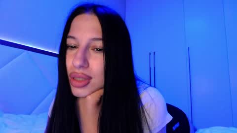 Snapshot of delly_love chatting on May 2026 07:33:02 PM delly_love online show from May 2026 07:33:02 PM