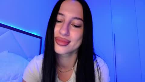 Snapshot of delly_love chatting on June 2026 07:02:02 PM delly_love online show from June 2026 07:02:02 PM