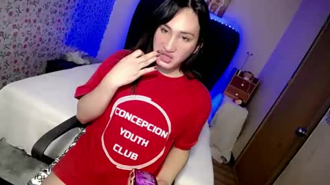 Snapshot of deluxetgirl69 chatting on December 2024 10:13:01 AM Chesca online show from December 2024 10:13:01 AM