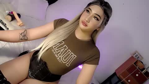 Snapshot of deluxetgirl69 chatting on February 2025 01:27:01 PM Chesca online show from February 2025 01:27:01 PM