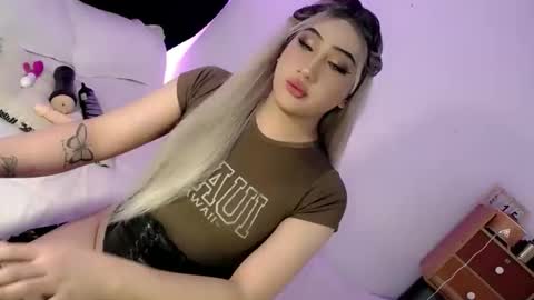 Snapshot of deluxetgirl69 chatting on September 2025 10:26:01 AM Chesca online show from September 2025 10:26:01 AM