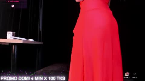 Snapshot of demi__moore_ chatting on June 2026 02:44:01 AM DEMI MOORE online show from June 2026 02:44:01 AM