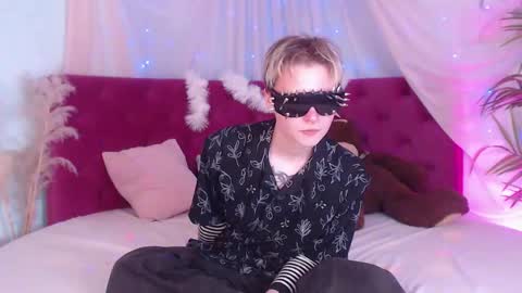 Snapshot of demianenglen chatting on September 2025 07:37:01 PM demianenglen online show from September 2025 07:37:01 PM