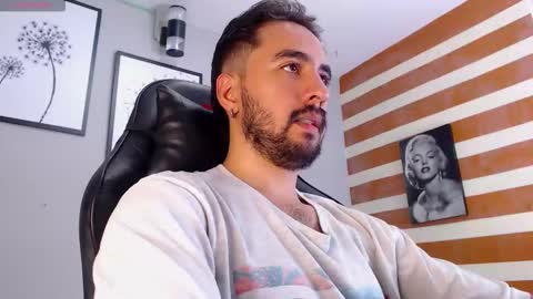 Snapshot of demon_salvatoree chatting on October 2025 01:15:01 AM Demon Salvatore online show from October 2025 01:15:01 AM