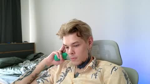 Denis online show from May 2026 12:01:01 PM