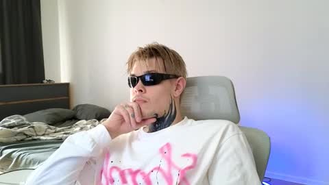 Denis online show from May 2026 02:12:01 PM