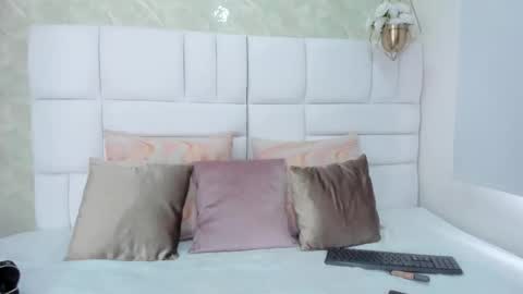 Denisse Khan online show from April 2026 07:58:01 PM