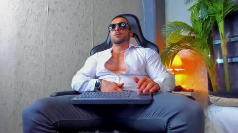 dennis_cox_ online show from February 2025 02:44:02 PM