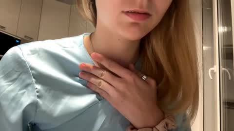 Denni online show from September 2025 06:53:01 PM