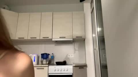 Denni online show from September 2025 04:54:01 PM