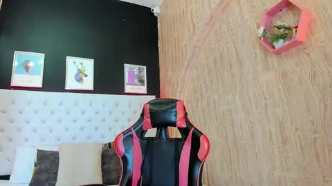 dennyzeans online show from December 2025 11:30:02 AM