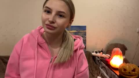 Vi  Victoria online show from October 2025 03:46:01 PM