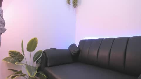 dereck_g online show from April 2026 08:24:02 PM