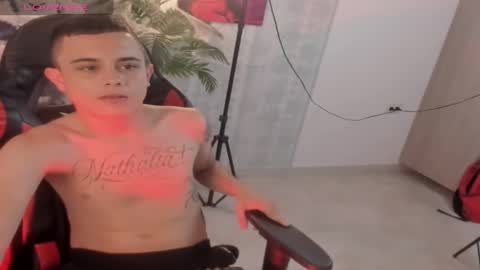 Snapshot of dereck_hot_ chatting on October 2025 09:59:01 PM dereck_hot_ online show from October 2025 09:59:01 PM