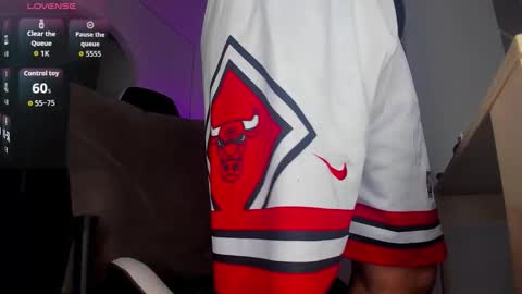 dereckhardd online show from September 2025 05:57:02 AM