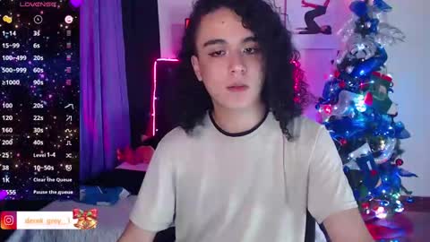 Snapshot of derek_grey1 chatting on December 2024 10:09:01 PM Derek independent online show from December 2024 10:09:01 PM