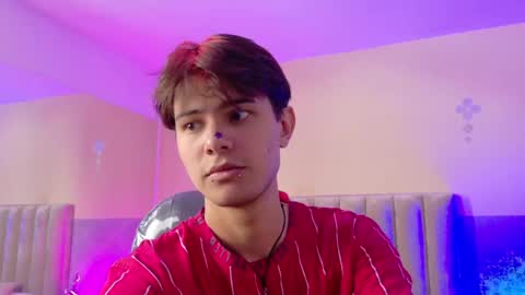 derek_sinn online show from May 2026 08:15:01 PM