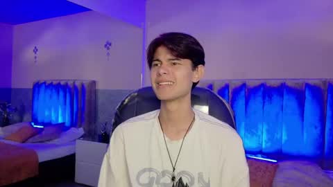derek_sinn online show from May 2026 08:18:01 PM