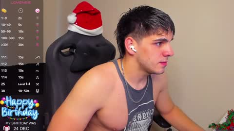 Snapshot of derekcb chatting on December 2024 12:13:02 PM Derekcb online show from December 2024 12:13:02 PM