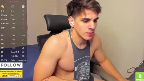 Derekcb online show from November 2025 02:43:02 PM