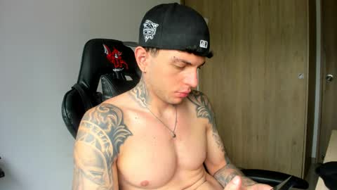 derekmuller11 online show from April 2026 01:51:02 PM