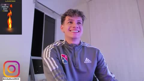 Derek  IG Derekolsen2024 online show from October 2025 02:44:01 AM