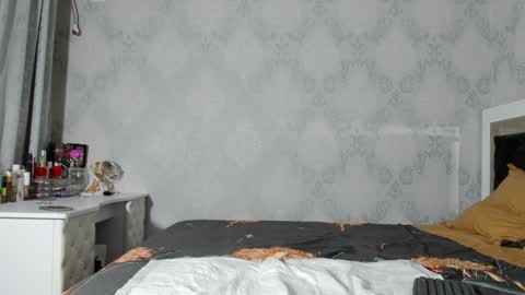 Mia online show from January 2025 12:47:01 AM