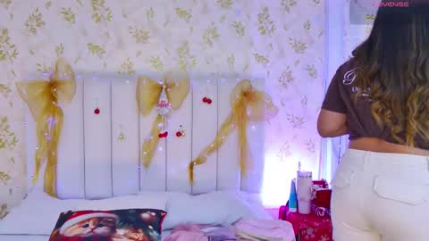 Sara Desire online show from December 2025 12:23:02 PM