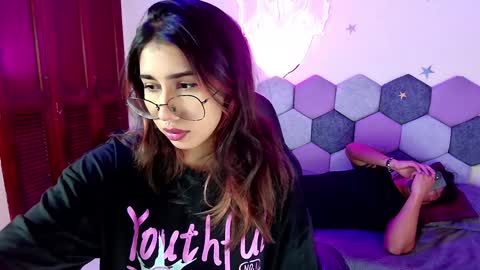 Snapshot of desireduo_tgn chatting on December 2024 01:35:01 PM TORI AND MR. BEAR online show from December 2024 01:35:01 PM